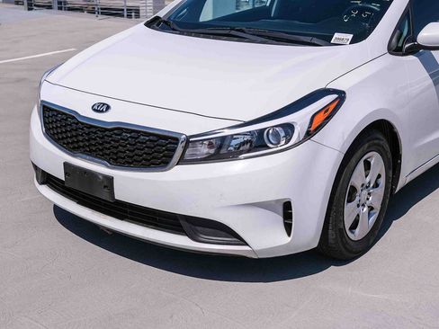 Used 2017 Kia Forte LX FWD image 11