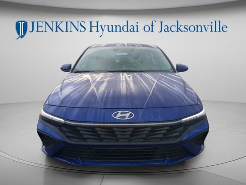 New 2025 Hyundai Elantra SE FWD image 8