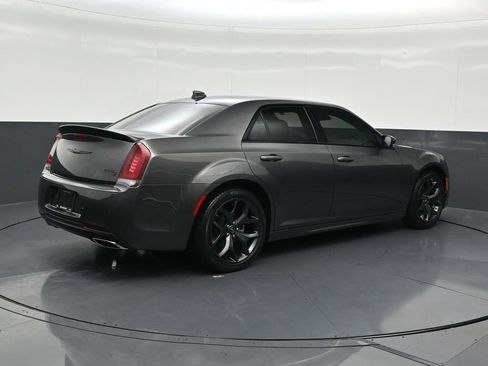 Used 2023 Chrysler 300 S w/ Comfort Group RWD image 5
