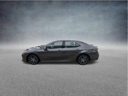 Used 2023 Toyota Camry XLE FWD image 14