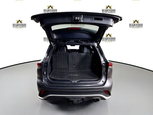 Used 2021 Toyota Highlander XSE AWD/4WD image 33