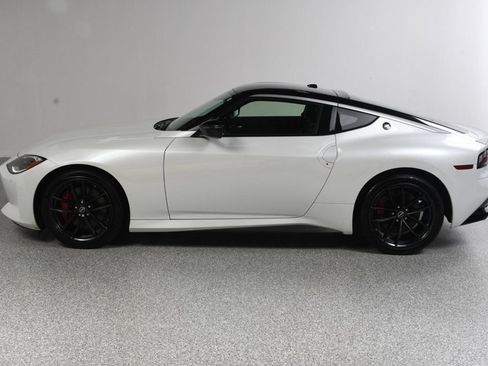 Used 2024 Nissan Z Performance w/ Floor Mat Package RWD image 3