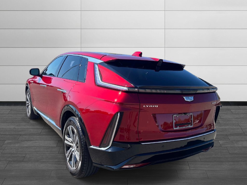 Used 2024 Cadillac Lyriq Luxury RWD image 3