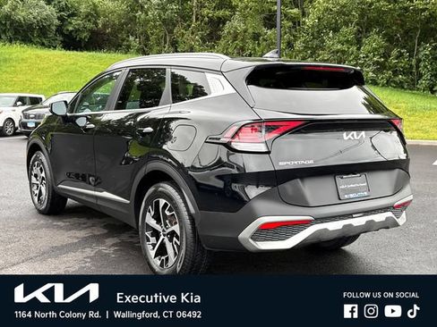 Used 2023 Kia Sportage EX AWD/4WD image 2