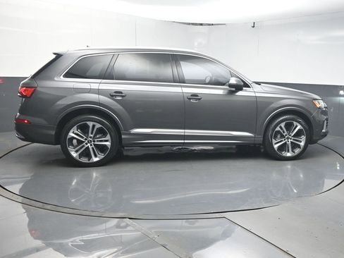 Used 2022 Audi Q7 3.0T Premium Plus w/ Premium Plus Package AWD/4WD image 8