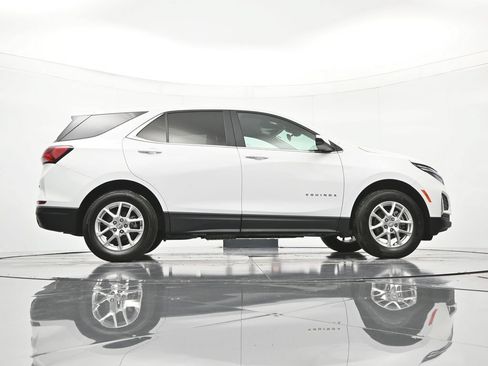 Used 2024 Chevrolet Equinox LT AWD/4WD image 39