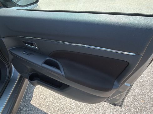 Used 2025 Mitsubishi Outlander Sport AWD image 18