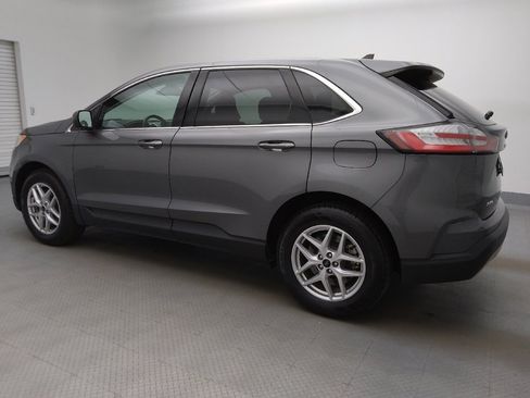 Used 2023 Ford Edge SEL image 3
