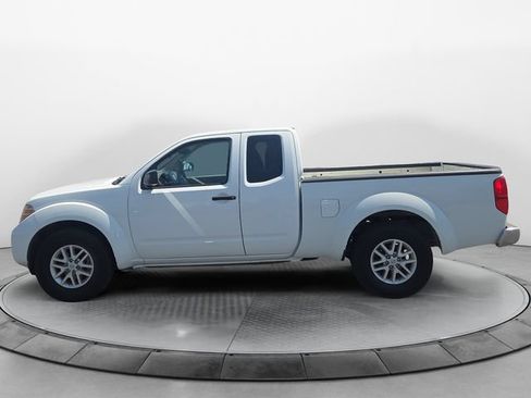 Used 2016 Nissan Frontier SV RWD image 2