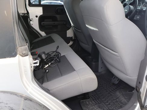 Used 2010 Jeep Wrangler Unlimited Sport image 8
