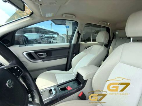 Used 2019 Land Rover Discovery Sport SE AWD/4WD image 10