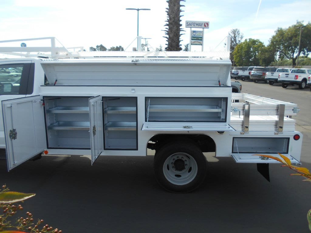 New 2024 Ford F550 4x4 Regular Cab Super Duty image 4