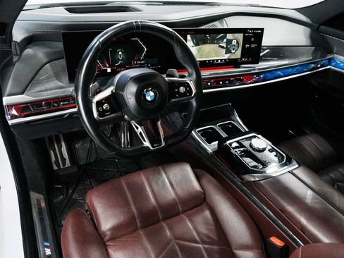 Used 2023 BMW 760i xDrive image 17