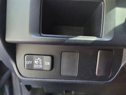 Used 2017 Toyota Tacoma SR5 w/ Tow Package RWD image 14