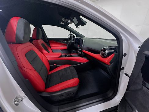 Used 2024 Chevrolet Blazer EV RS image 31