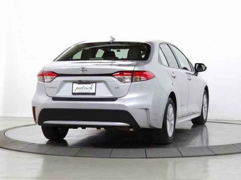 Used 2020 Toyota Corolla LE w/ LE Convenience Package image 9