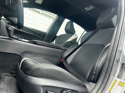 Used 2025 Toyota Camry SE FWD image 11