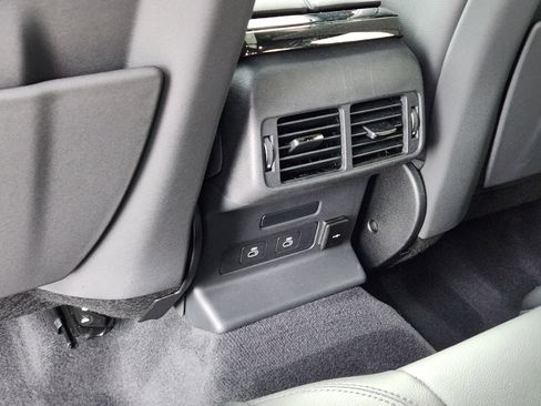 Certified 2026 Land Rover Range Rover Velar Dynamic SE image 32