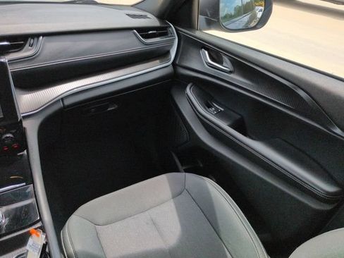 Used 2024 Jeep Grand Cherokee L Laredo RWD image 21