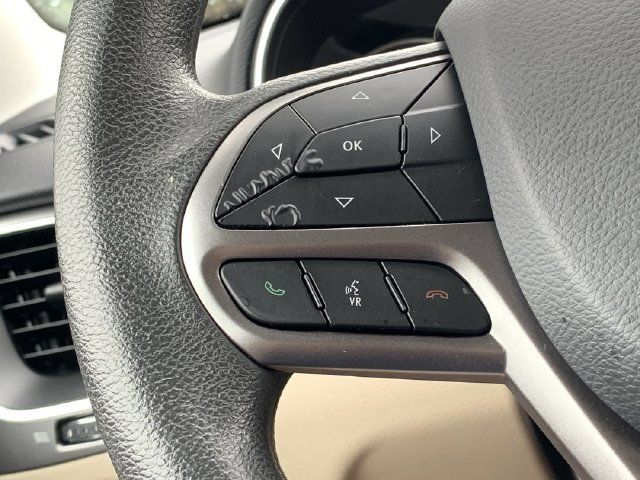 Used 2020 Jeep Cherokee Latitude FWD image 24