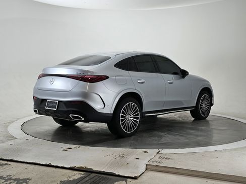 Used 2025 Mercedes-Benz GLC 300 4MATIC image 3