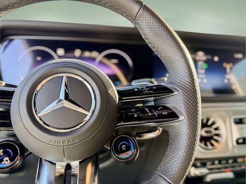 Used 2025 Mercedes-Benz G 63 AMG 4MATIC image 23