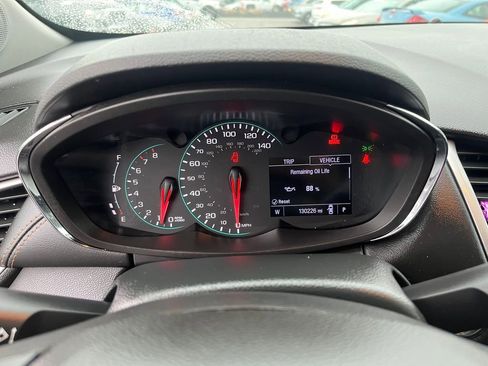 Used 2020 Chevrolet Trax LT w/ LT Convenience Package FWD image 26