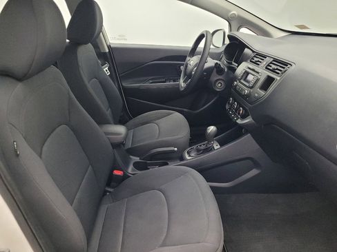 Used 2013 Kia Rio EX image 21