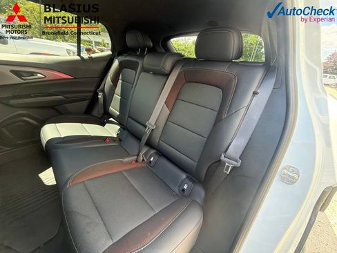 Used 2024 Chevrolet Equinox EV RS FWD image 28