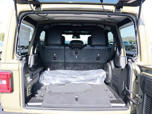 New 2026 Jeep Wrangler Unlimited Sahara AWD/4WD image 34