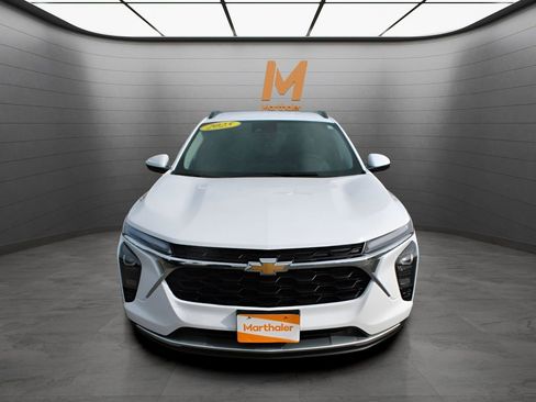 Used 2025 Chevrolet Trax LT w/ Driver Confidence Package FWD image 6
