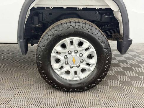 Used 2024 Chevrolet Silverado 3500 LT image 15