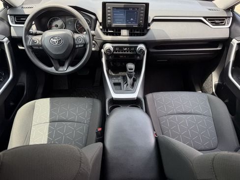 Used 2021 Toyota RAV4 XLE FWD image 10