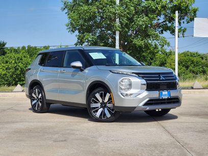Used 2025 Mitsubishi Outlander SE