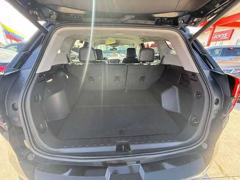 Used 2023 GMC Terrain SLT FWD image 13