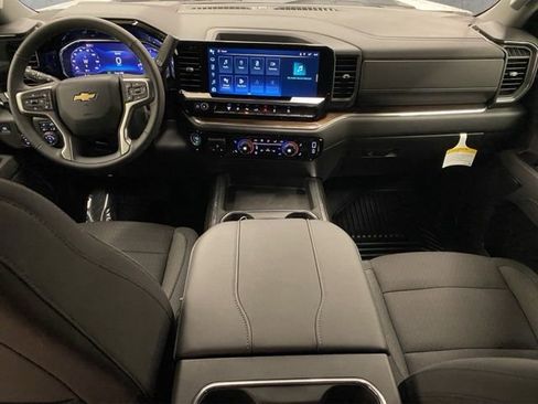 New 2025 Chevrolet Silverado 2500 LT w/ Z71 Chrome Sport Edition image 9