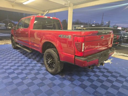 Used 2022 Ford F250 Lariat w/ Black Appearance Package image 4