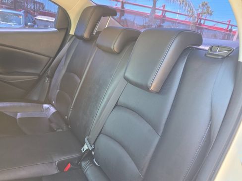 Used 2019 Toyota Yaris XLE FWD image 22