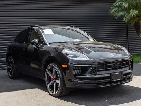 Certified 2023 Porsche Macan S AWD/4WD image 6