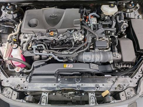 Used 2025 Toyota Camry SE image 21