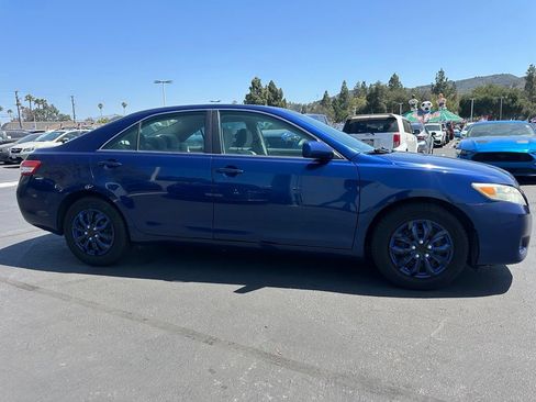 Used 2011 Toyota Camry LE FWD image 4
