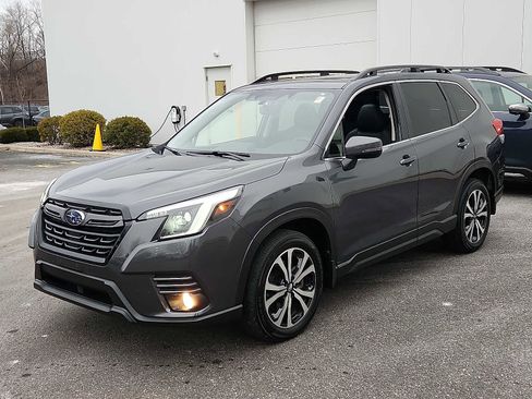 Used 2022 Subaru Forester Limited image 3