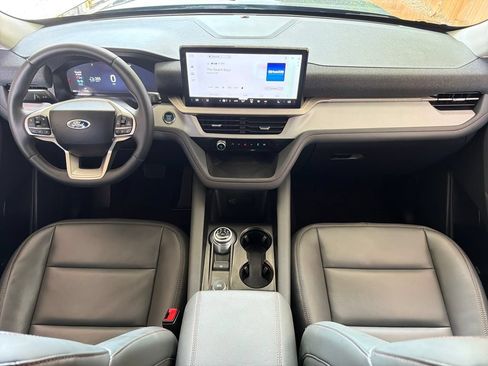 Used 2026 Ford Explorer Active w/ Active Comfort Package RWD image 24