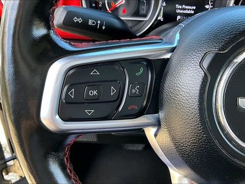 Used 2021 Jeep Gladiator Rubicon AWD/4WD image 10