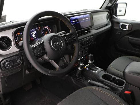 Used 2024 Jeep Wrangler Willys image 16
