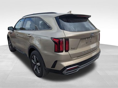 Used 2021 Kia Sorento S image 5