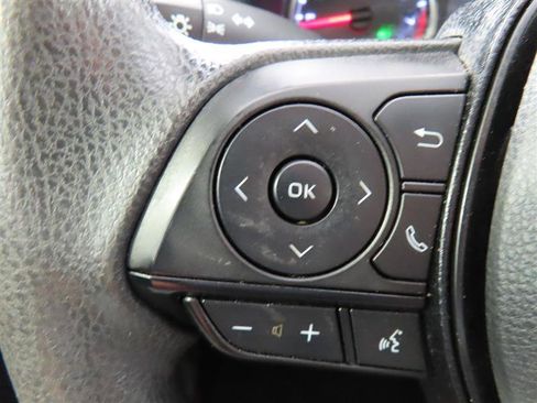 Used 2021 Toyota RAV4 LE FWD image 21