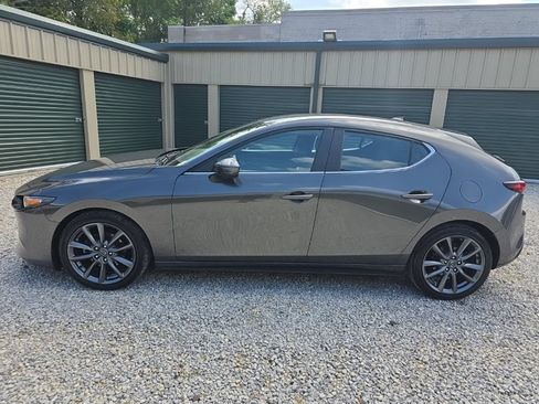 Used 2019 MAZDA MAZDA3 AWD Hatchback w/ Preferred Pkg image 3