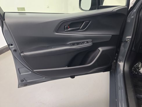 Used 2025 Toyota Prius LE image 20