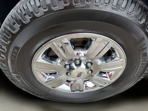 Used 2011 Ford F150 XLT w/ XLT Chrome Pkg image 17